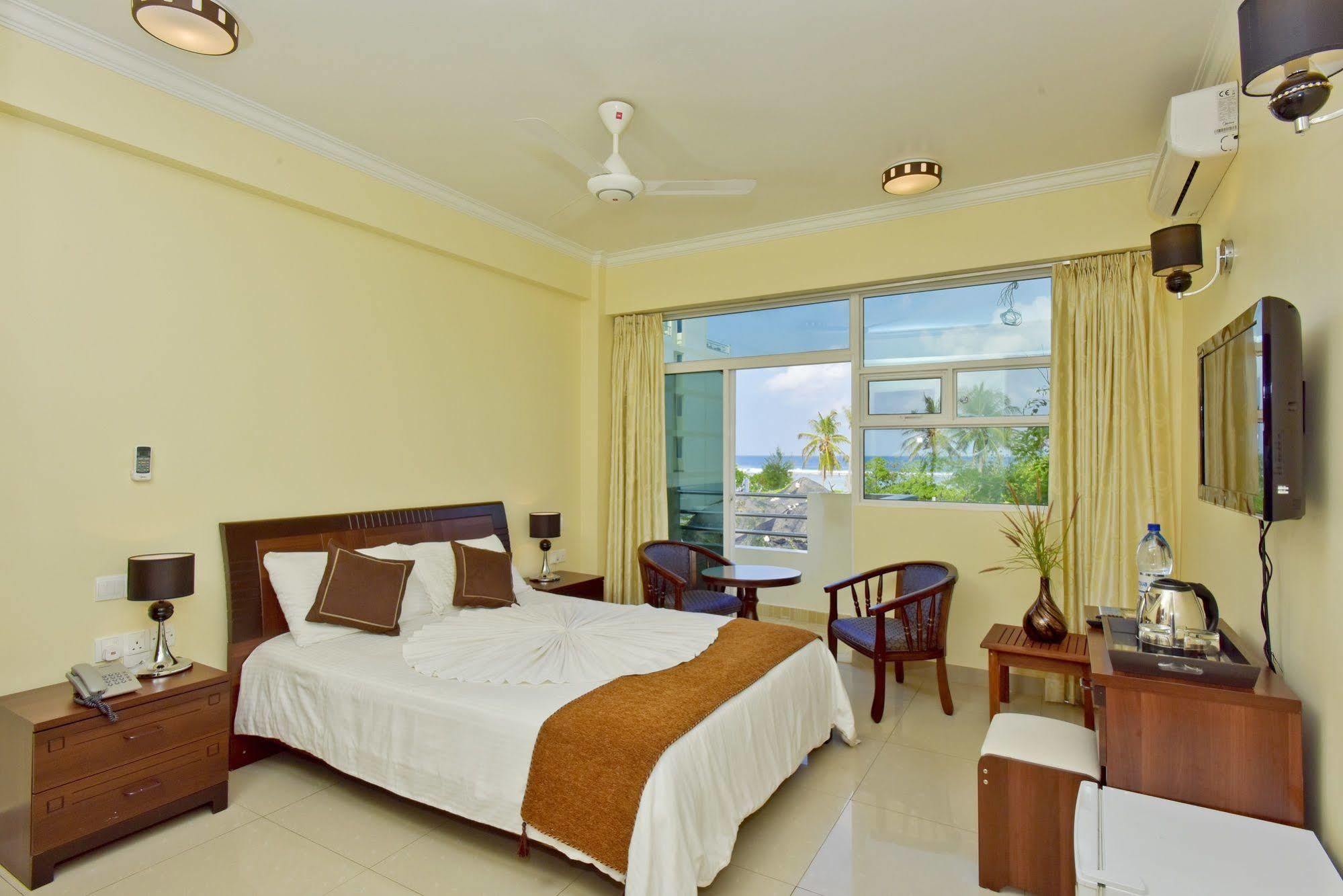Crystal Beach Inn Malé Kültér fotó